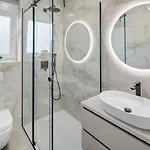 Bellezza A Luxurious Retreat In Villa *