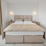 Bellezza A Luxurious Retreat In Villa *