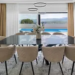 Bellezza A Luxurious Retreat In Villa
