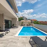 Bellezza A Luxurious Retreat In Villa Imotski