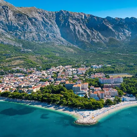 Villa New Bellezza: A Luxurious Retreat In *