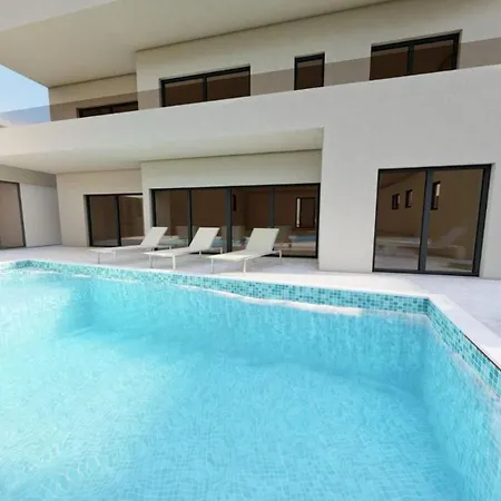 New Bellezza: A Luxurious Retreat In Villa *