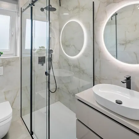 Bellezza A Luxurious Retreat In 빌라 *