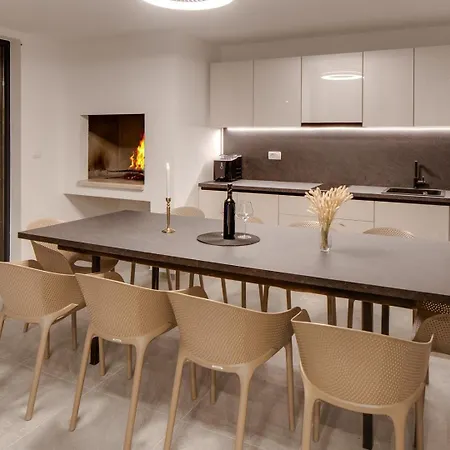 New Bellezza: A Luxurious Retreat In Вилла *