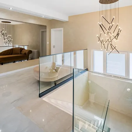 Bellezza A Luxurious Retreat In 이모츠키