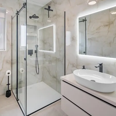 New Bellezza: A Luxurious Retreat In Вилла Имотски