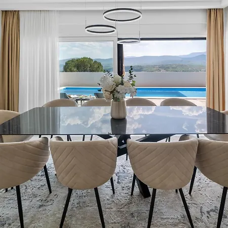 Bellezza A Luxurious Retreat In 빌라