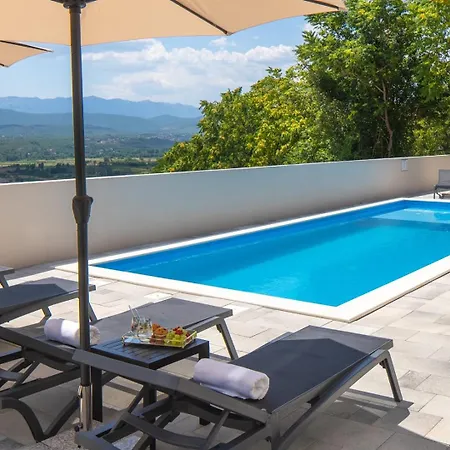 Bellezza A Luxurious Retreat In * 이모츠키