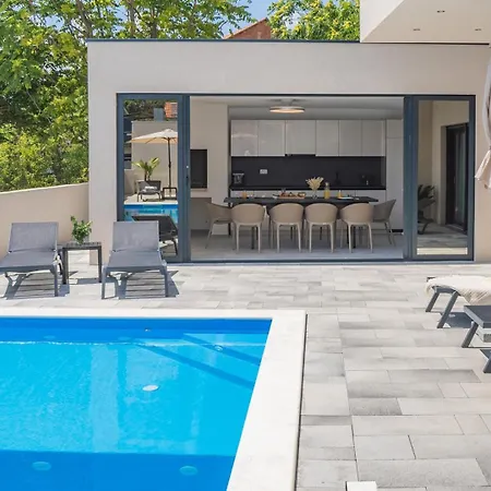 New Bellezza: A Luxurious Retreat In *