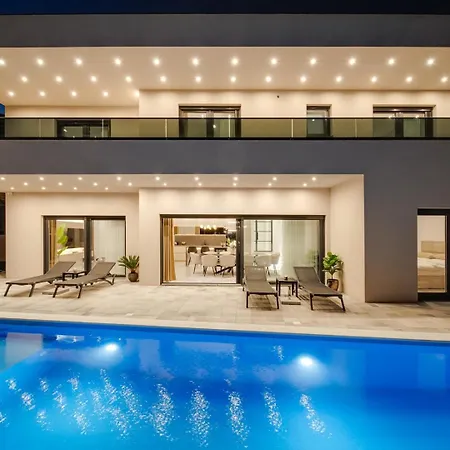 New Bellezza: A Luxurious Retreat In * Имотски