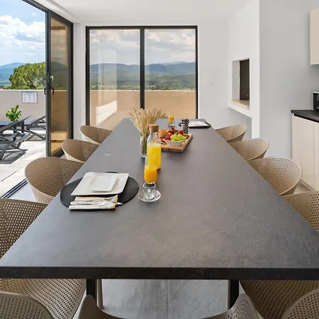 Villa Bellezza A Luxurious Retreat In *